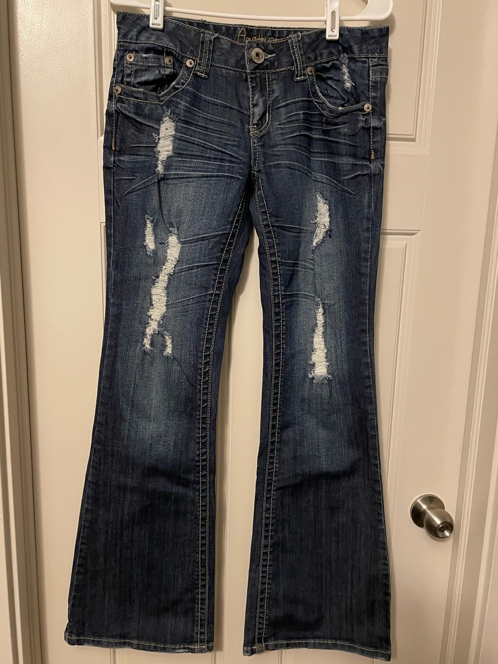 Women’s Amethyst Jeans Dark Blue Distressed Flare Jeans Size 7 LIKE NEW